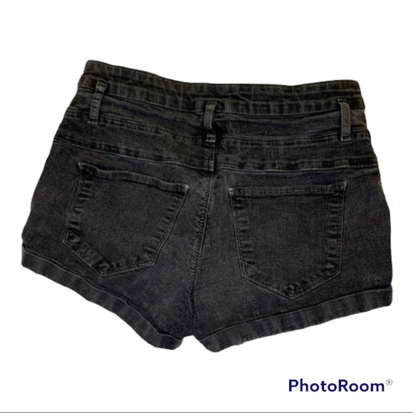 Black Jean shorts - Picture 2 of 5